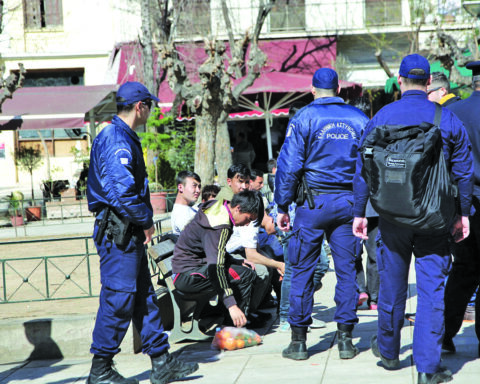 ΑΣΤΥΝΟΜΙΑ ΑΣΤΥΝΟΜΙΚΟΙ ΕΛΕΓΧΟΙ ΠΛΑΤΕΙΑ