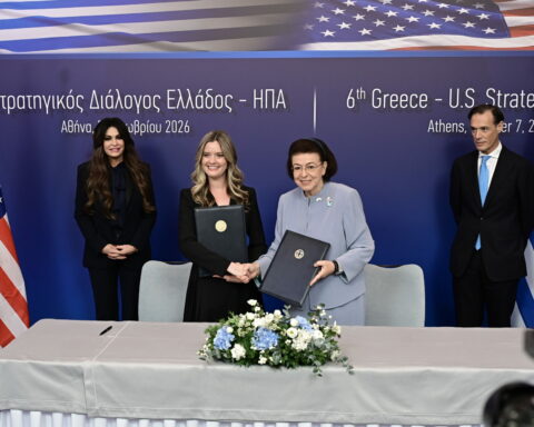 Mενδώνη πολιτισμός ΗΠΑ