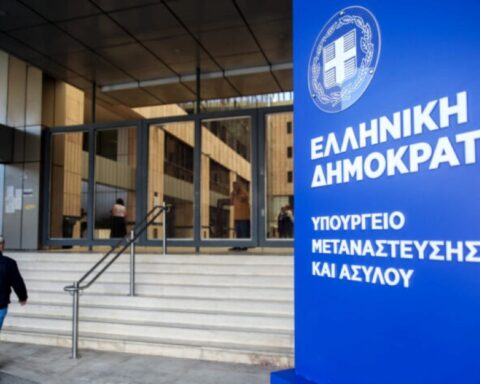 Νόμιμη Μετανάστευση: