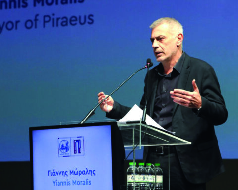 Γιάννης Μώραλης