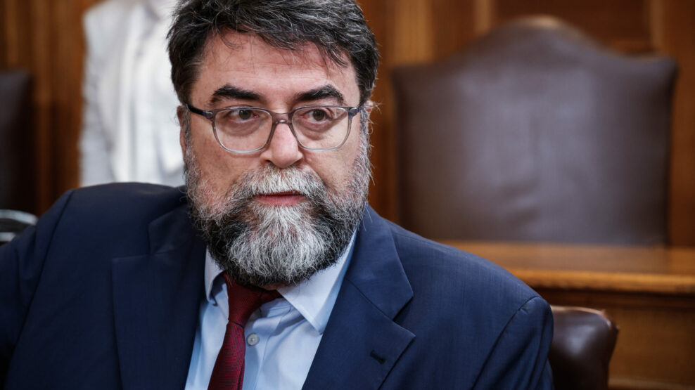 Βασίλης Οικονόμου