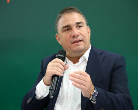 Κώστας Τσουκαλάς